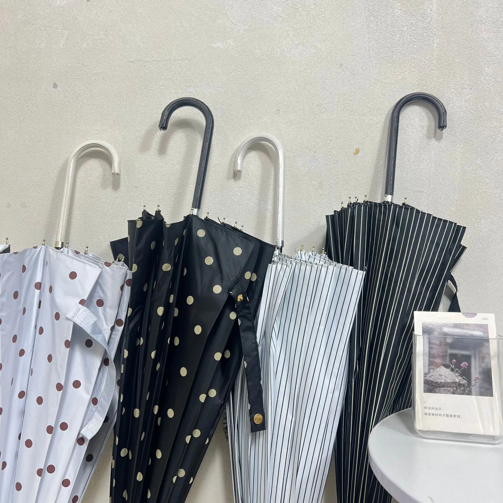 Japanese Style INS Black Vinyl Long Handle Creative Leather Curved Straight Rod Fiber Protection Umbrella for Sun and Rain