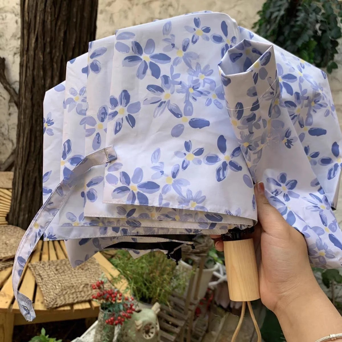 Women's Casual 8 Mountain White Tea Flower Semi Automatic UV Proof Folding Umbrella Black Rubber Sunshade for Rainy Day Dual-use