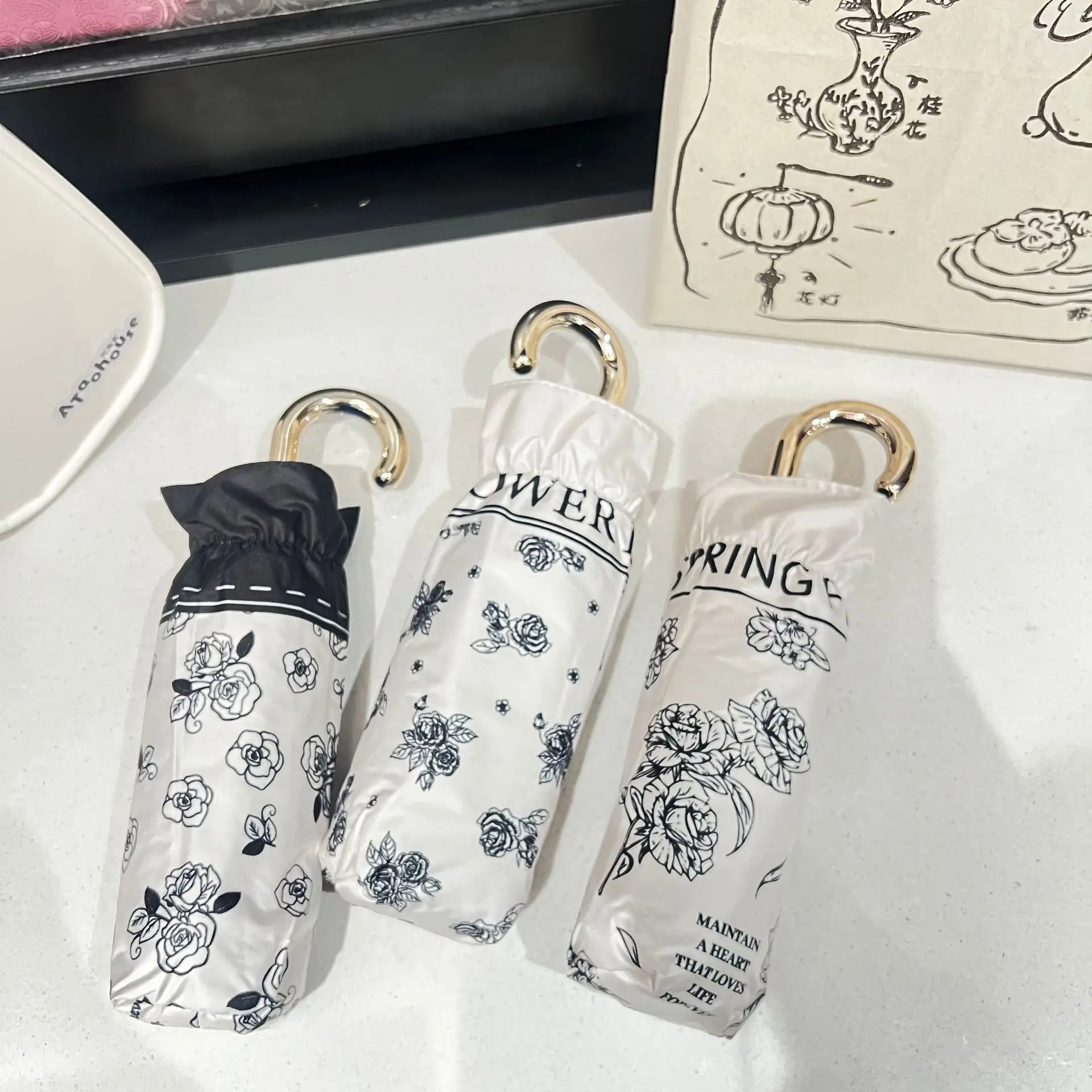 High-quality Appearance Vintage Flower Five-folding Pocket Umbrella with Curved Handle Sunshade Umbrella